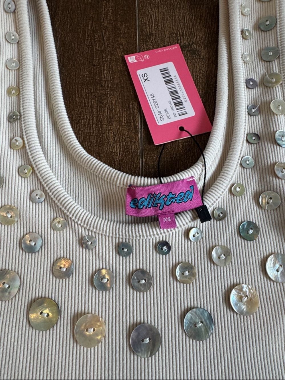 Edikted button shells tank top. - Picture 2 of 2